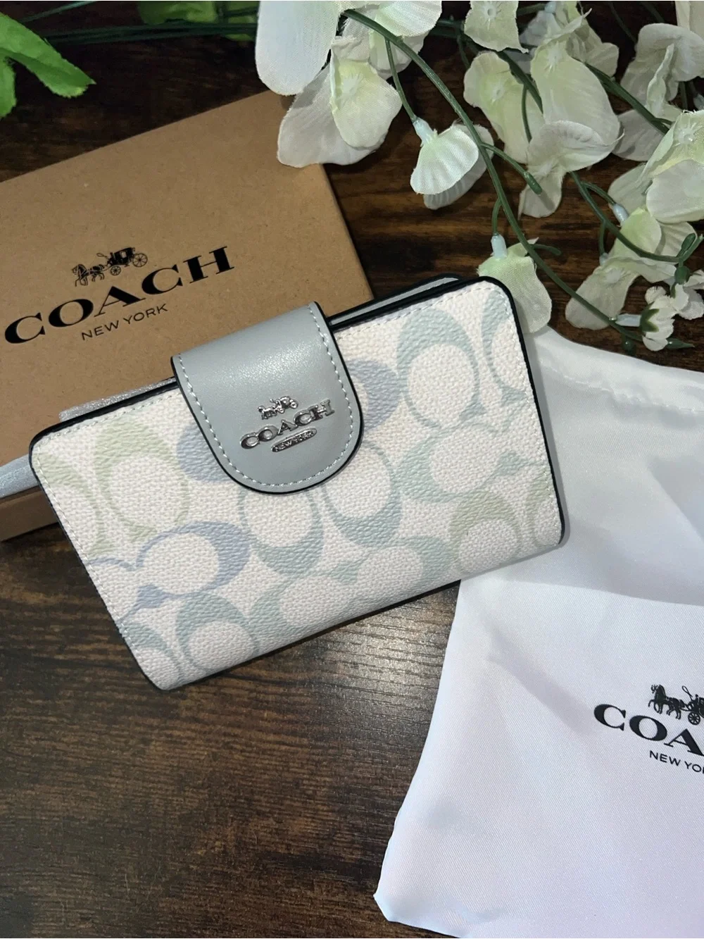 New Coach Medium Corner Zip Wallet in Pretty Signature Canvas